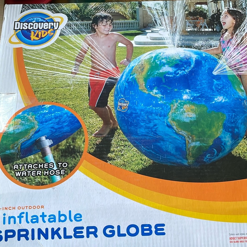 Discovery Kids 36-inch Inflatable Sprinkler Globe